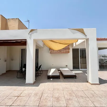 Sunny Imperial Apartment