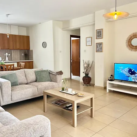 Sunny Imperial Apartment Voroklini